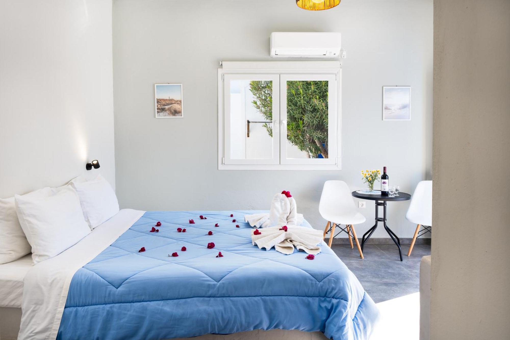 Aegean Blue Santorini Perissa 아파트 외부 사진